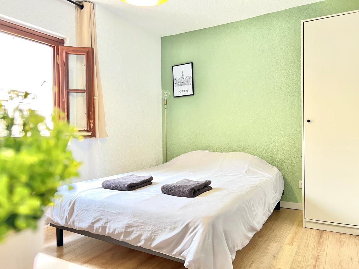 Apartamento Le Mélusine , à 50m de la gare de Poitiers Exterior foto